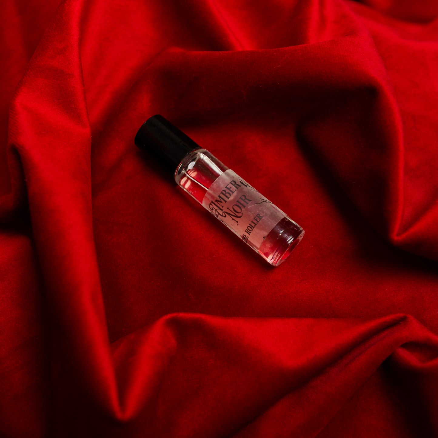 Amber Noir Perfume Roller